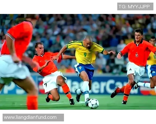 巴西与荷兰激战成和比分揭晓精彩瞬间回顾